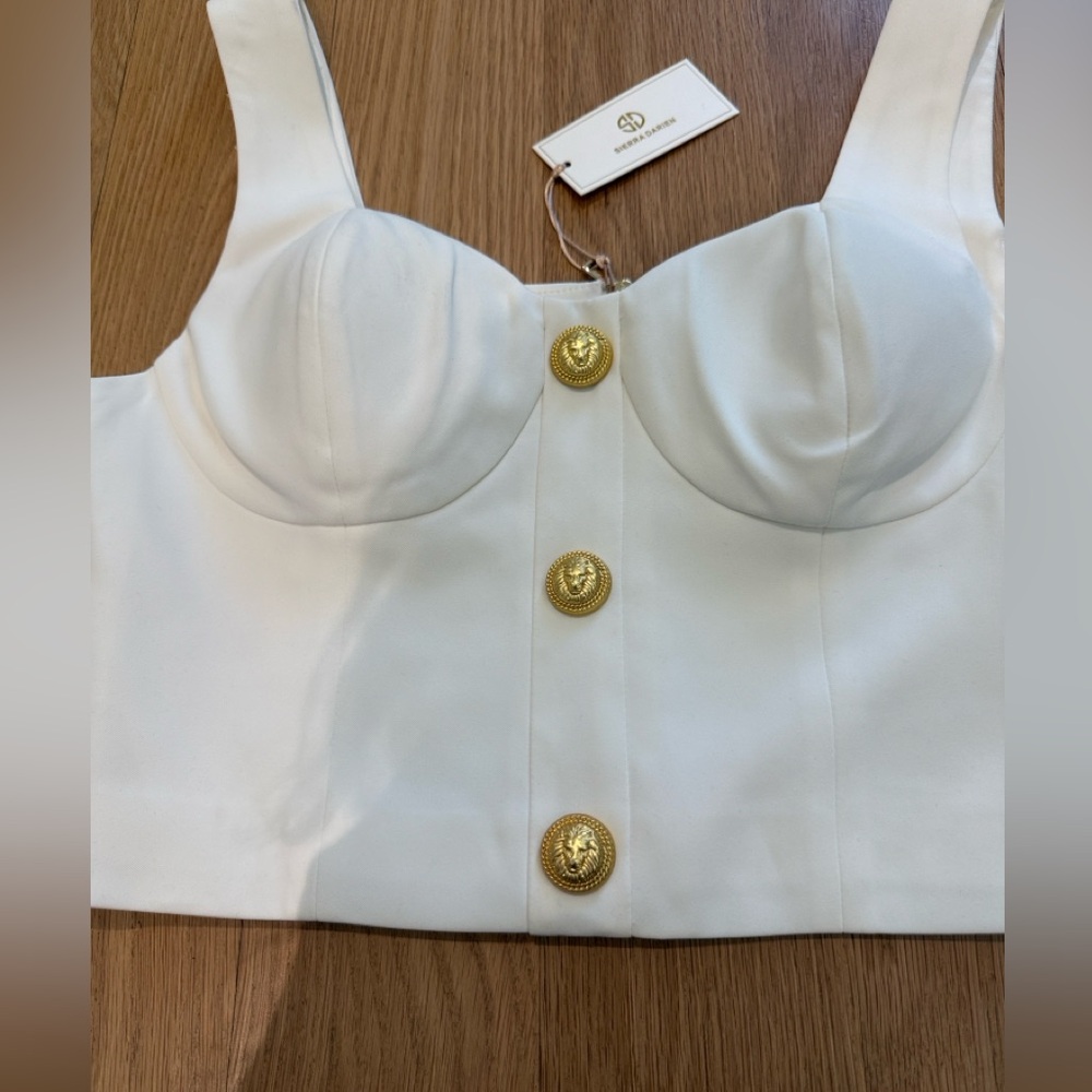 Sierra Darien White Buttoned Cropped Tank Top, Size M - Picture 2 of 5